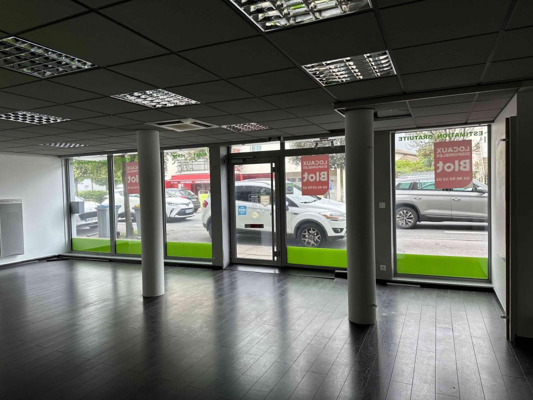 REZE-LES SORINIERES / Local commercial (Bureau / Commerce)