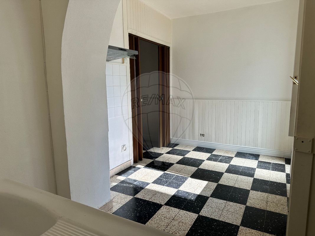 Immeuble 7 chambre(s) à vendre