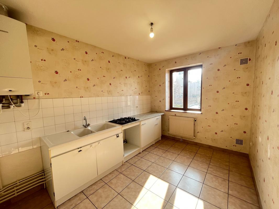 Immeuble de rapport 124m2 avec 2 appartements, GARAGE et CAVE