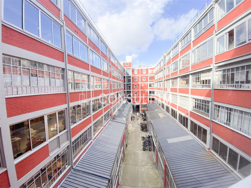 A deux pas de la Place de la Bastille, locaux lumineux et climatisés de 27m²