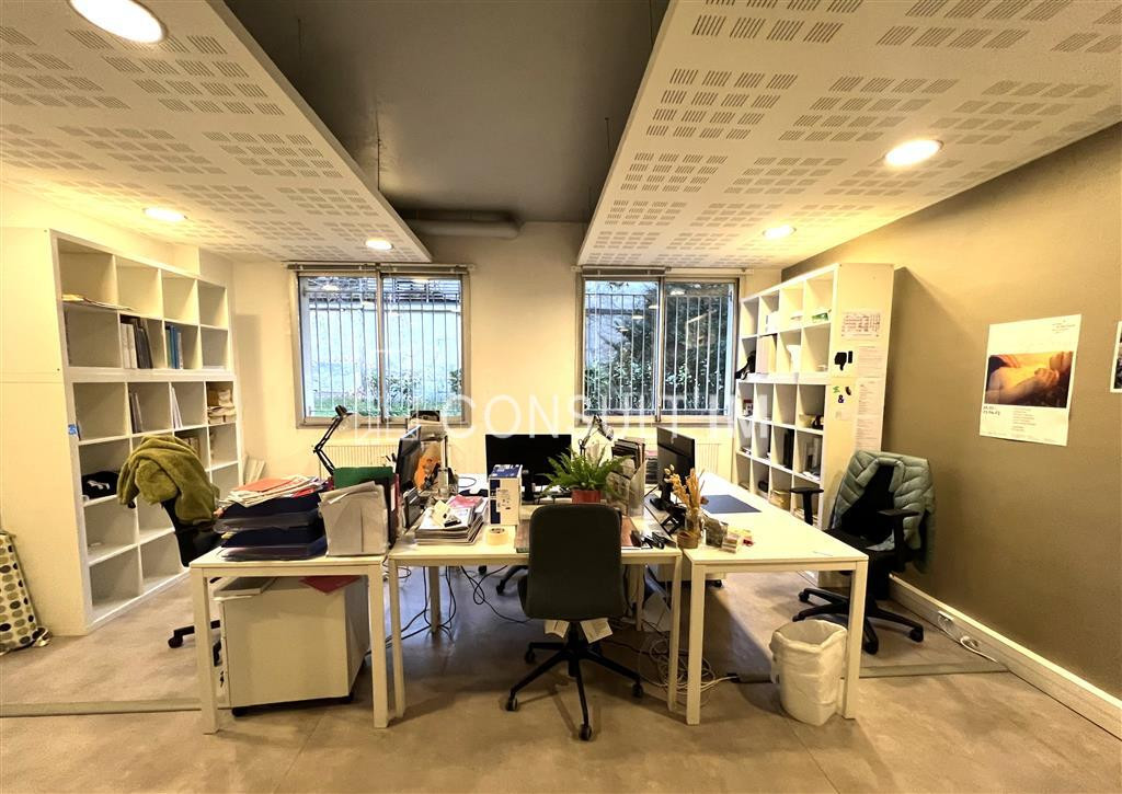 Bureaux à louer avec vitrine aux Buttes Chaumont