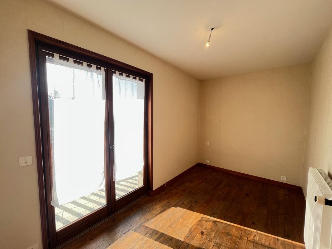 Immeuble de rapport 124m2 avec 2 appartements, GARAGE et CAVE