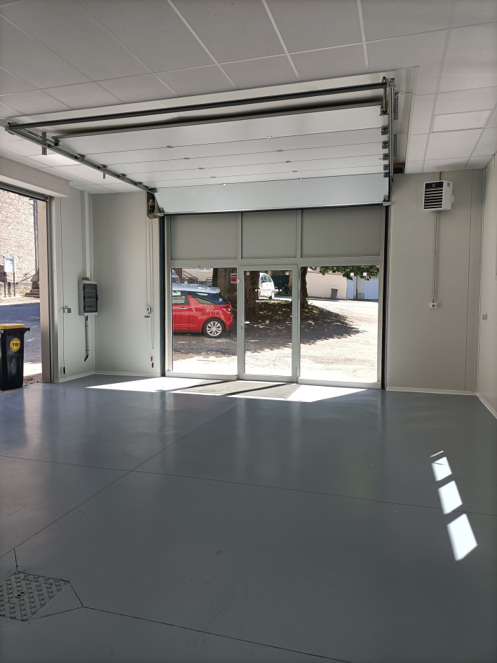 LOCAL PROFESSIONNEL