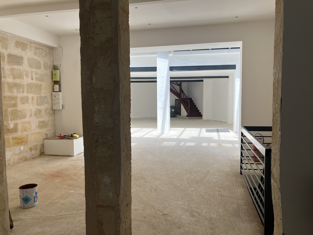 A LOUER - LOCAL COMMERCIAL 210m² - CENTRE-VILLE