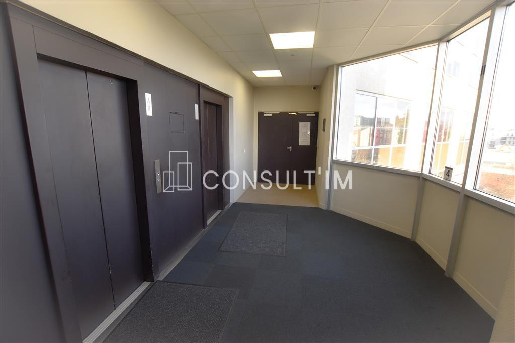 Location surface professionnelle aux normes ERP 5, idéal pour centre de formation ou bureaux