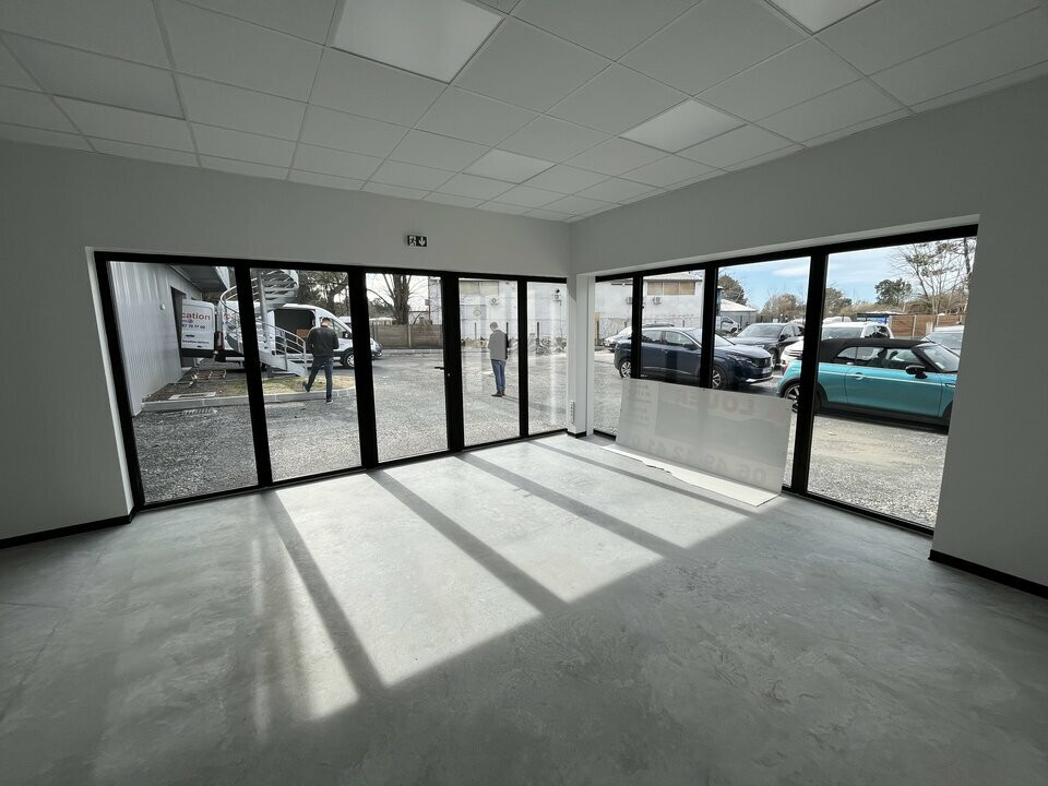 MIXTE ACTIVITES-BUREAUX à vendre