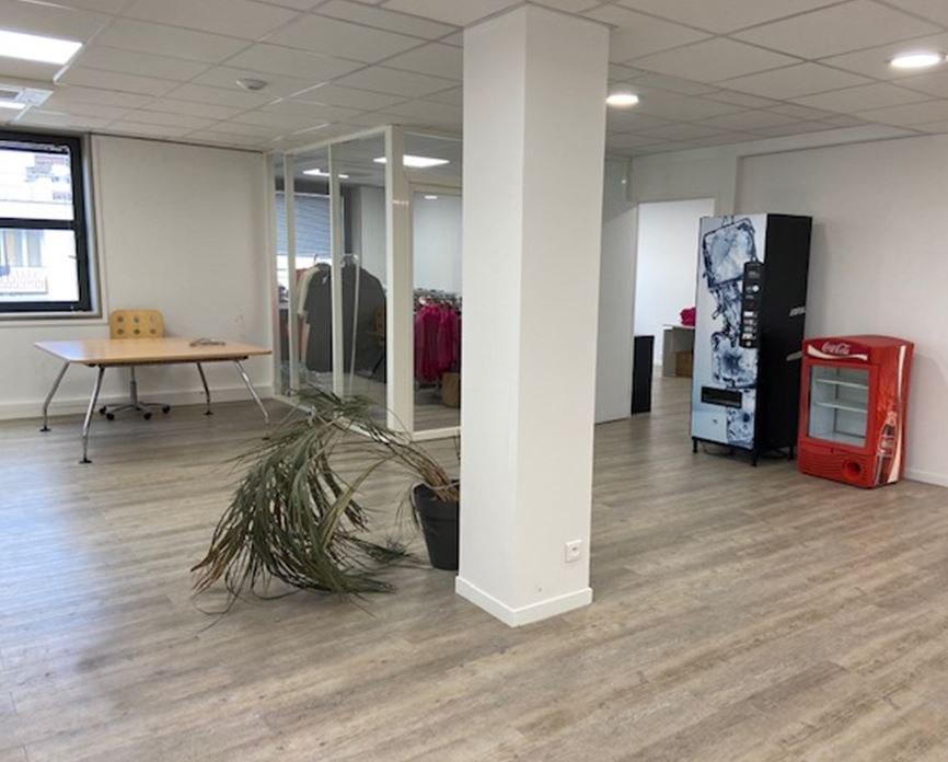 Surface de bureaux  de 200 m² à vendre dans un immeuble de bon standing