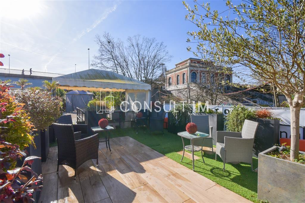 Prestation de services sur une Péniche avec terrasse aménagée !