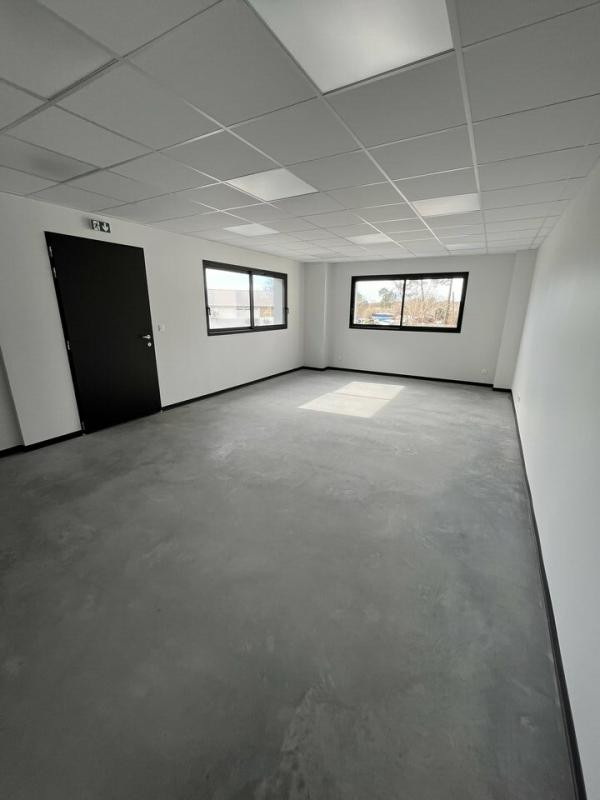 MIXTE ACTIVITES-BUREAUX à vendre