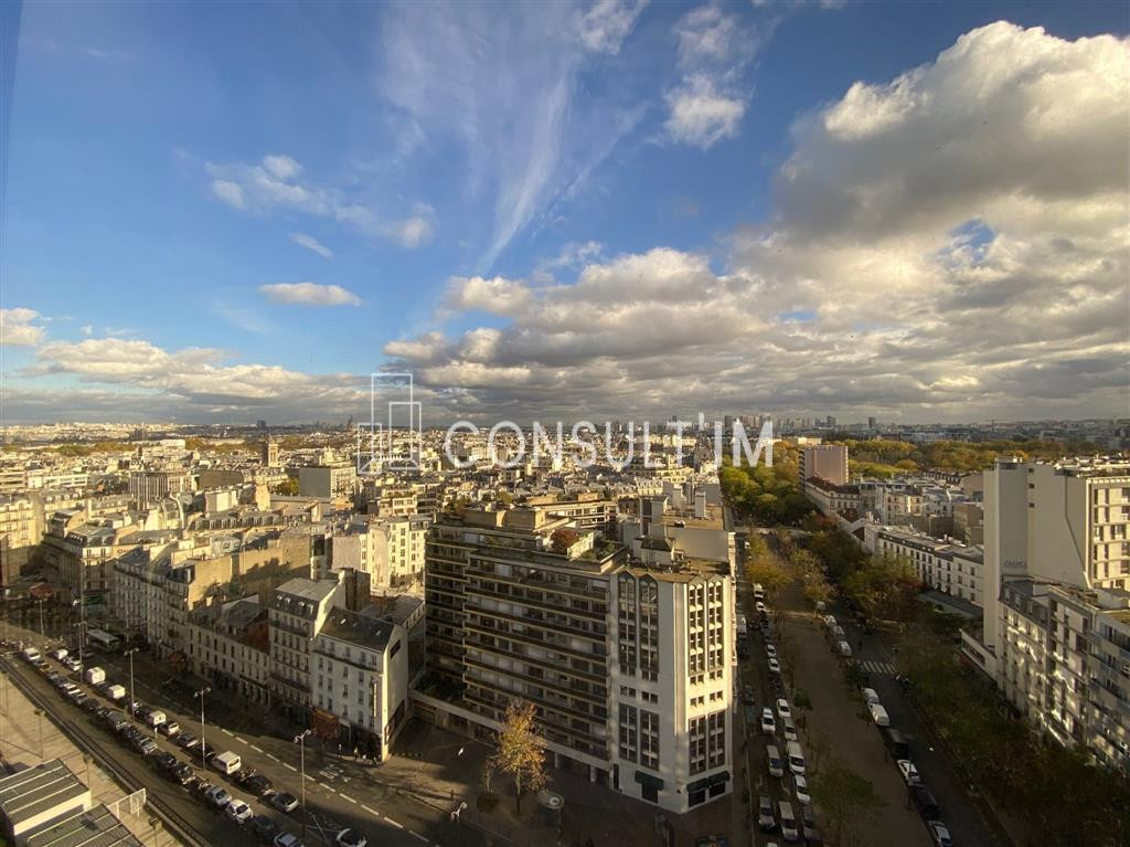 Tour Montparnasse, à louer une surface de bureaux de 176 m² en bon état