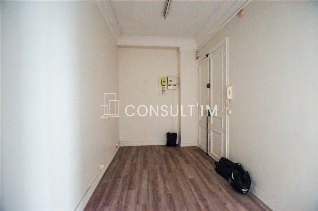 M° Wagram, local professionnel de 44 m² à vendre