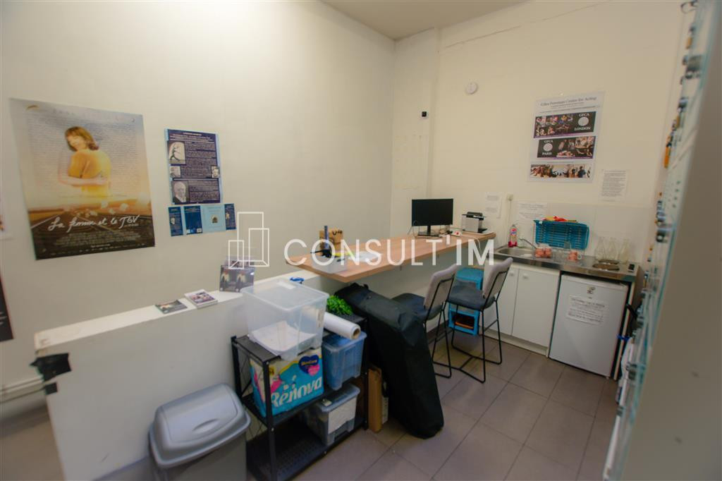 Local commercial en LOCATION PURE - idéal associations et centres de formation