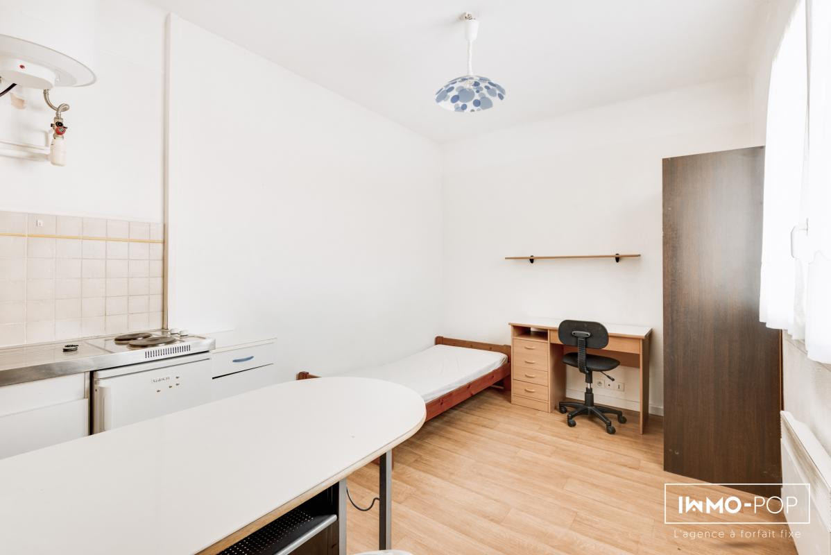 Maison divisée en 4 studios, sur terrain de 249m² avec jardin à Vitry-sur-Seine (limite VILLEJUIF)