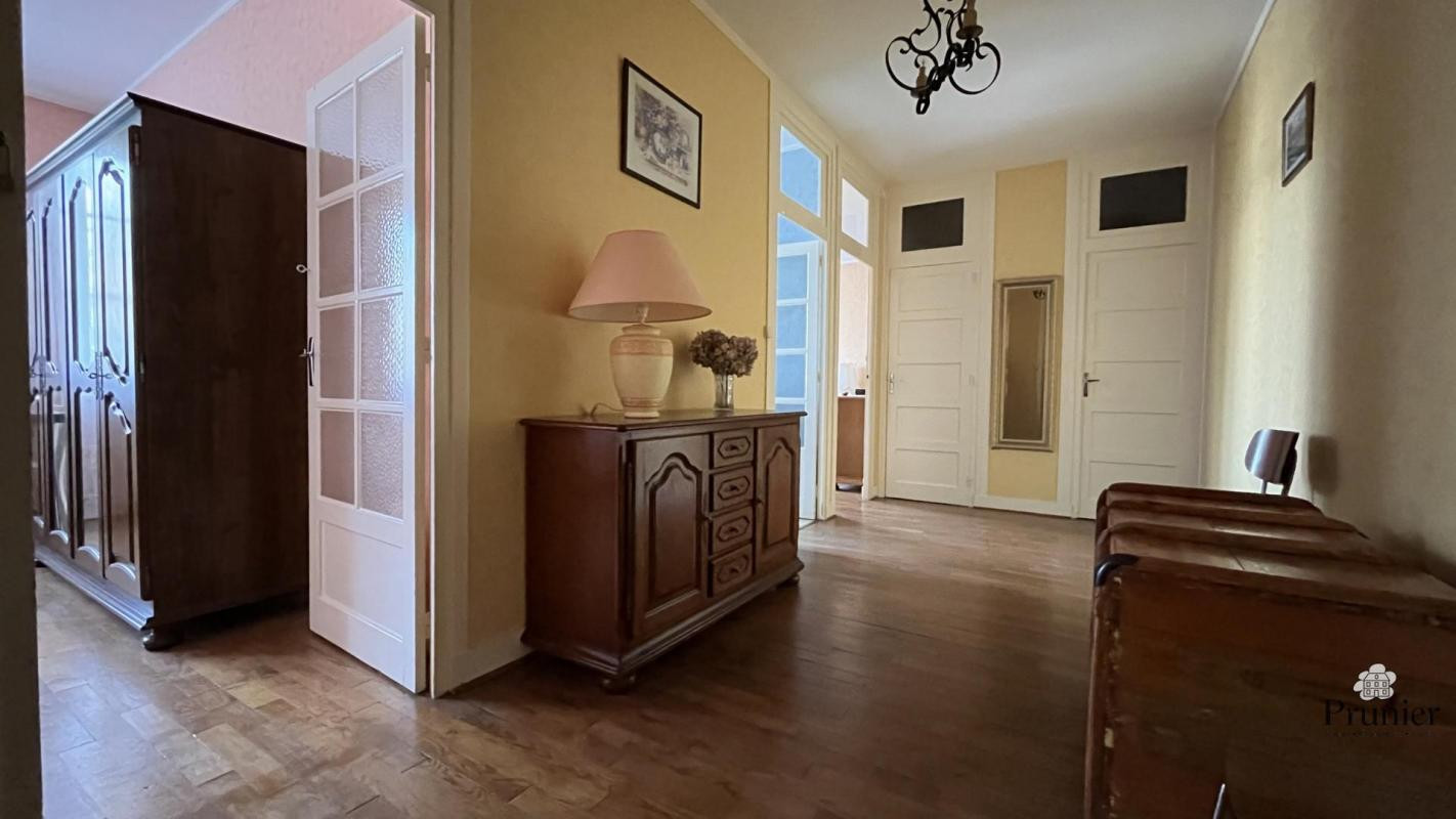 Immeuble commercial et d'habitation à vendre en centre ville