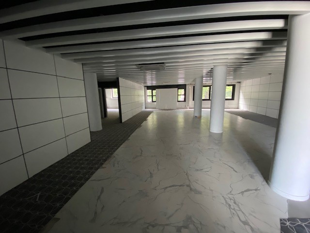 Bureaux climatisés d'une surface utile locative de 320 m² environ situé au 1er étage de l'espace d'Erlon