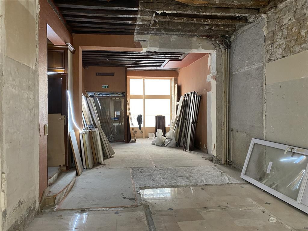 A louer restaurant au pied d'un hôtel en cours de restructuration
