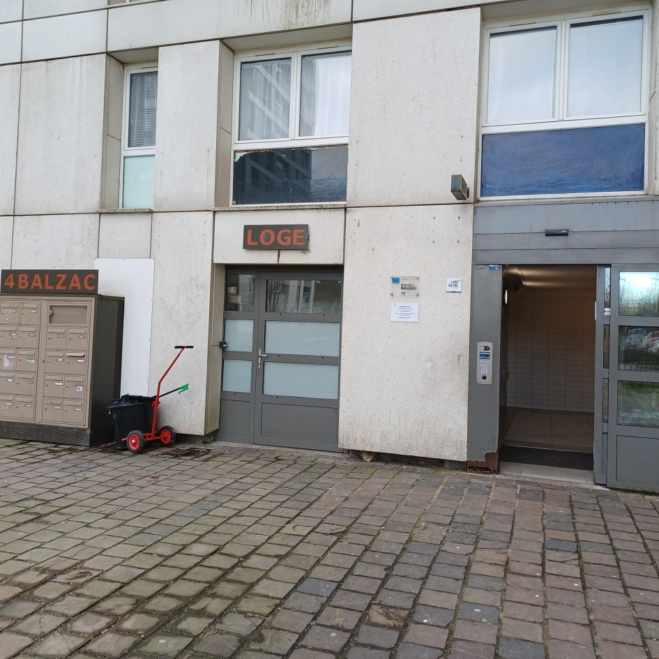 AMIENS NORD (ex-ZFU) – Bureau vide de 19 m² dans Cabinet Médical / Paramédical (AMSOM) – Normes PMR