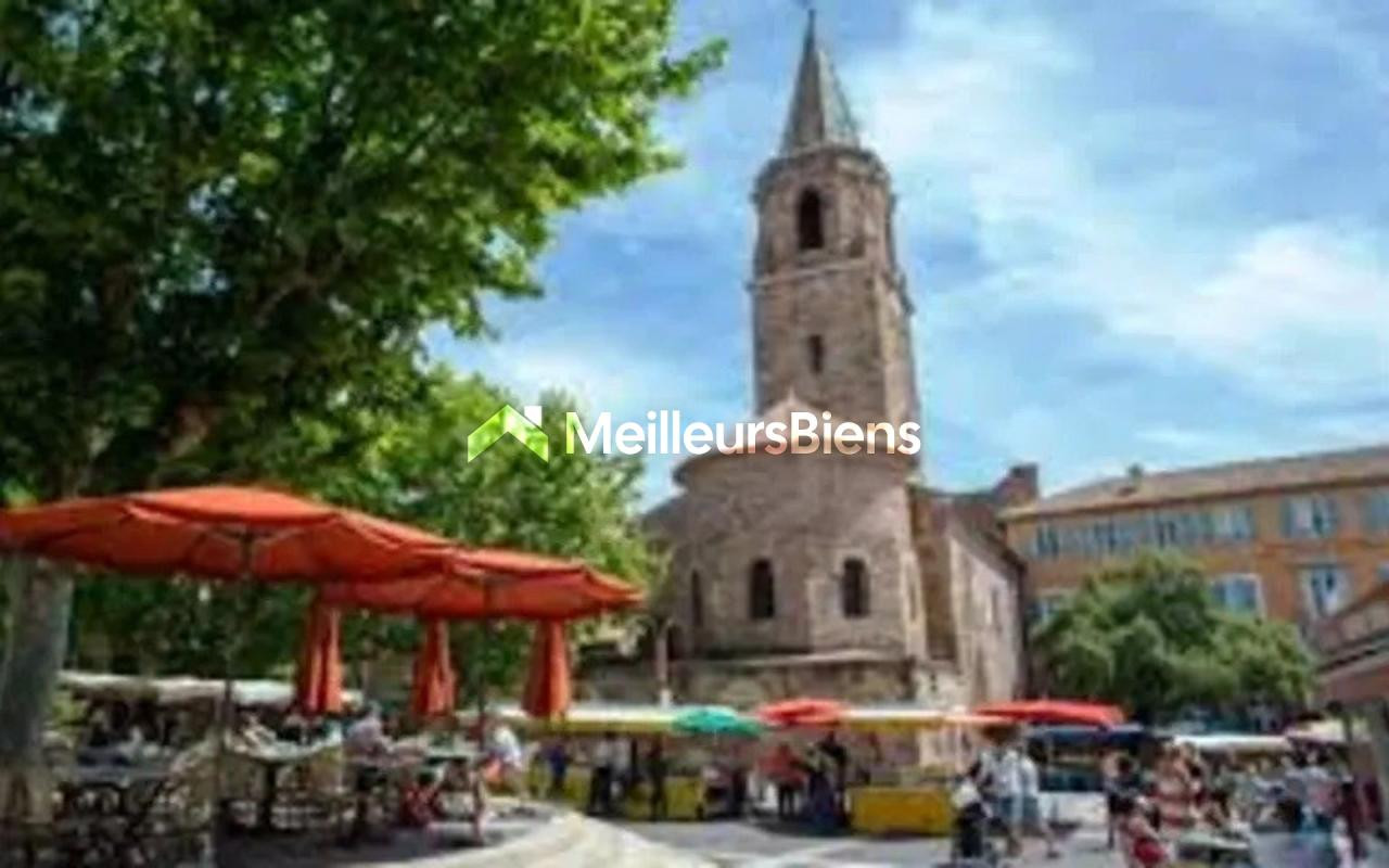 Fréjus centre ville- appartement au rez de chaussée à usage professionnel