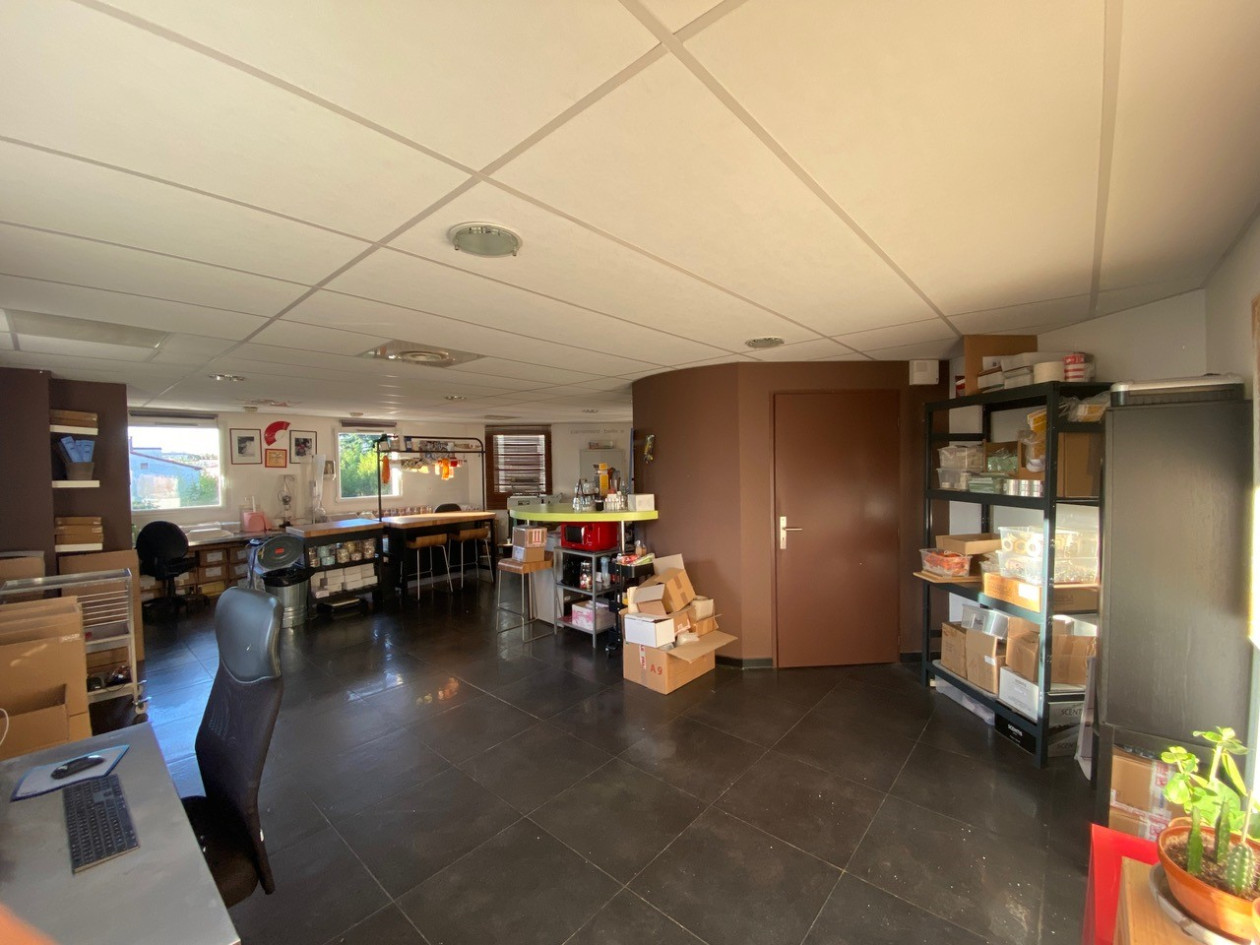NIMES - BUREAUX A VENDRE