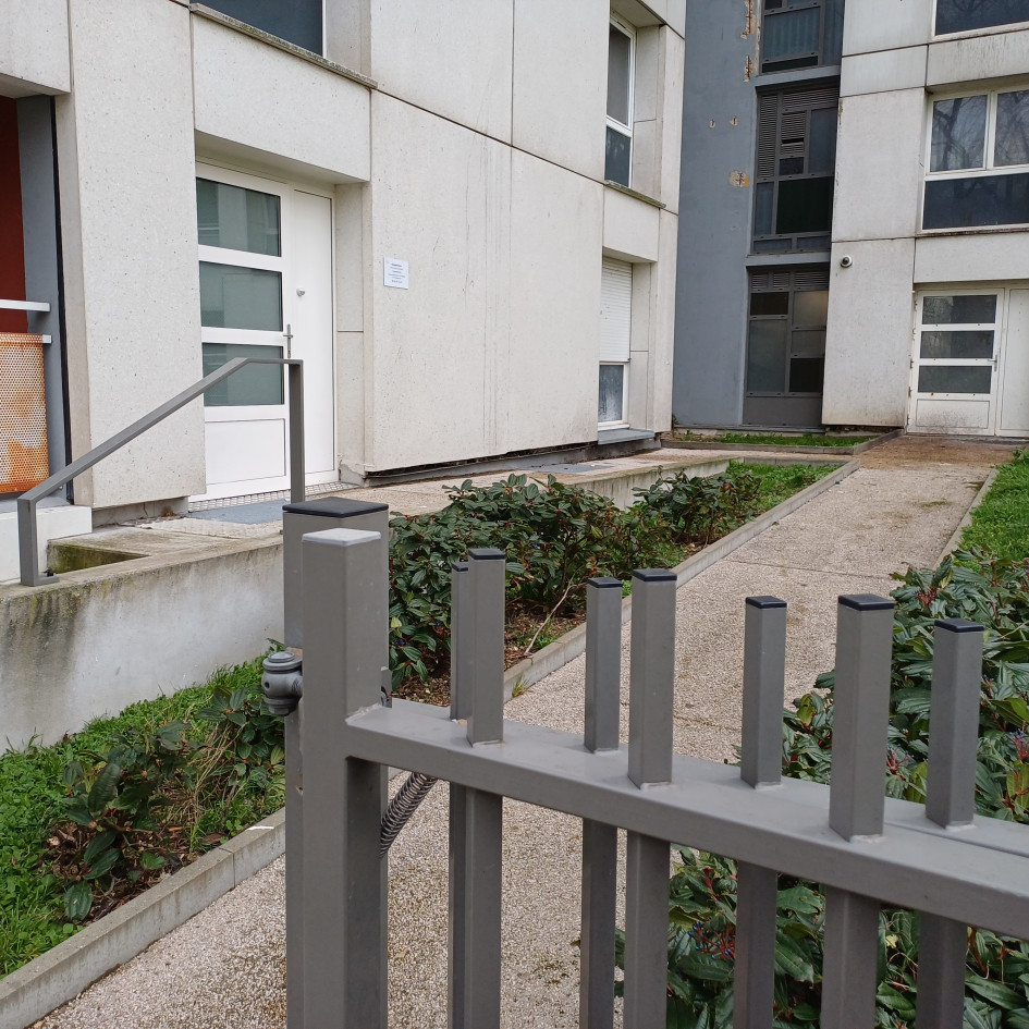 AMIENS NORD (ex-ZFU) – Bureau vide de 19 m² dans Cabinet Médical / Paramédical (AMSOM) – Normes PMR