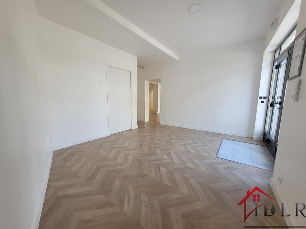 APARTEMENT + LOCAL COMMERCIAL AU CENTRE VILLE DE SERVON - 14