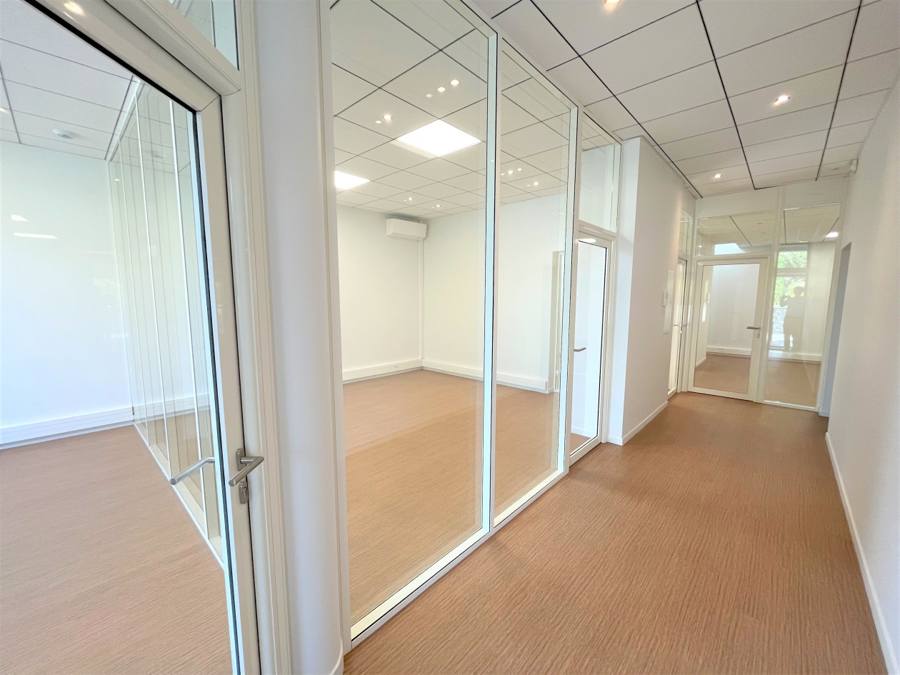 AGEN CENTRE - LOCATION LOCAL PROFESSIONNEL RÉNOVÉ CLIMATISÉ 111 M²
