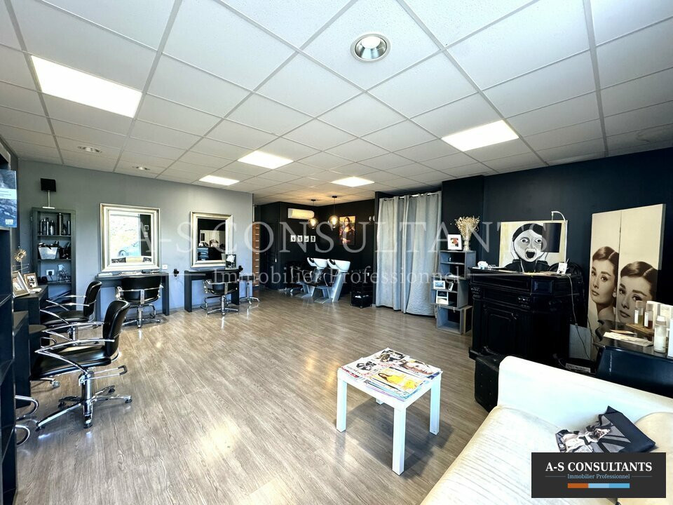 LOCAL COMMERCIAL/ PROFESSIONNE A VENDRE