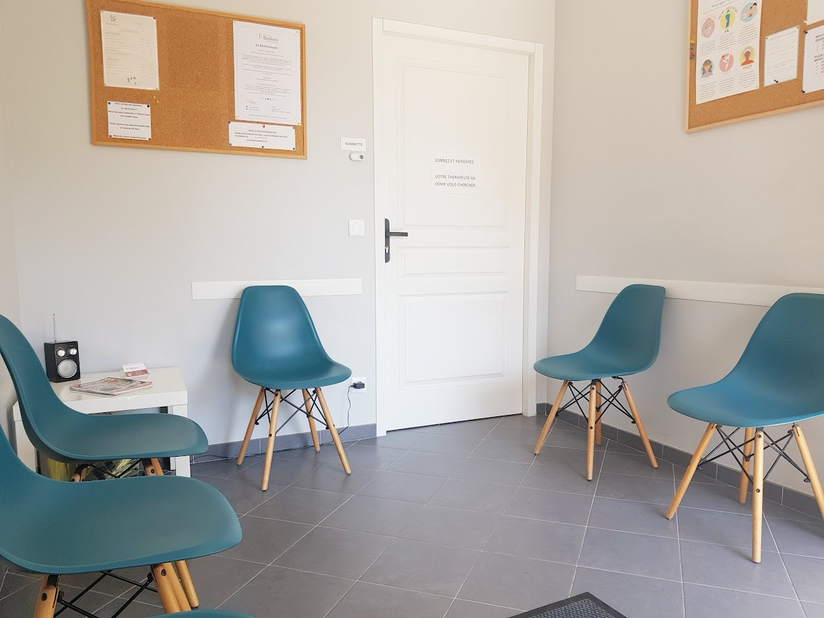 Location salle de soins dans cabinet paramédical situé à St Ouen l'Aumone