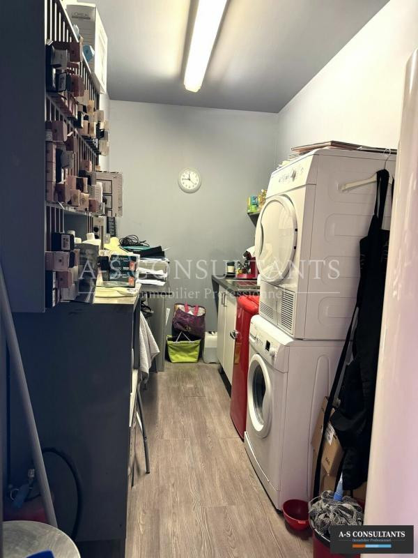 LOCAL COMMERCIAL/ PROFESSIONNE A VENDRE