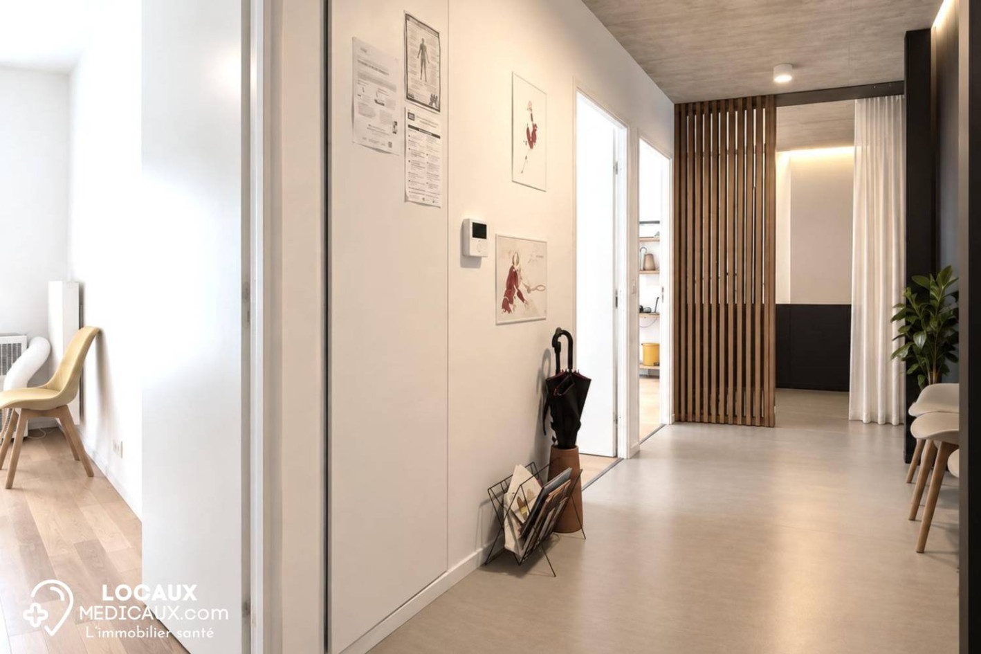 AUBERVILLIERS – CABINET DE KINÉSITHÉRAPIE DE 80 M² 4 SALLES DE CONSULTATION et GYMNASE– 2 TERRASSES AVEC JARDIN – PARKING – RÉSIDENCE DE 2023