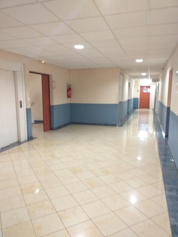 A louer plateau Bureaux  159 m2 à Dillon Stade
