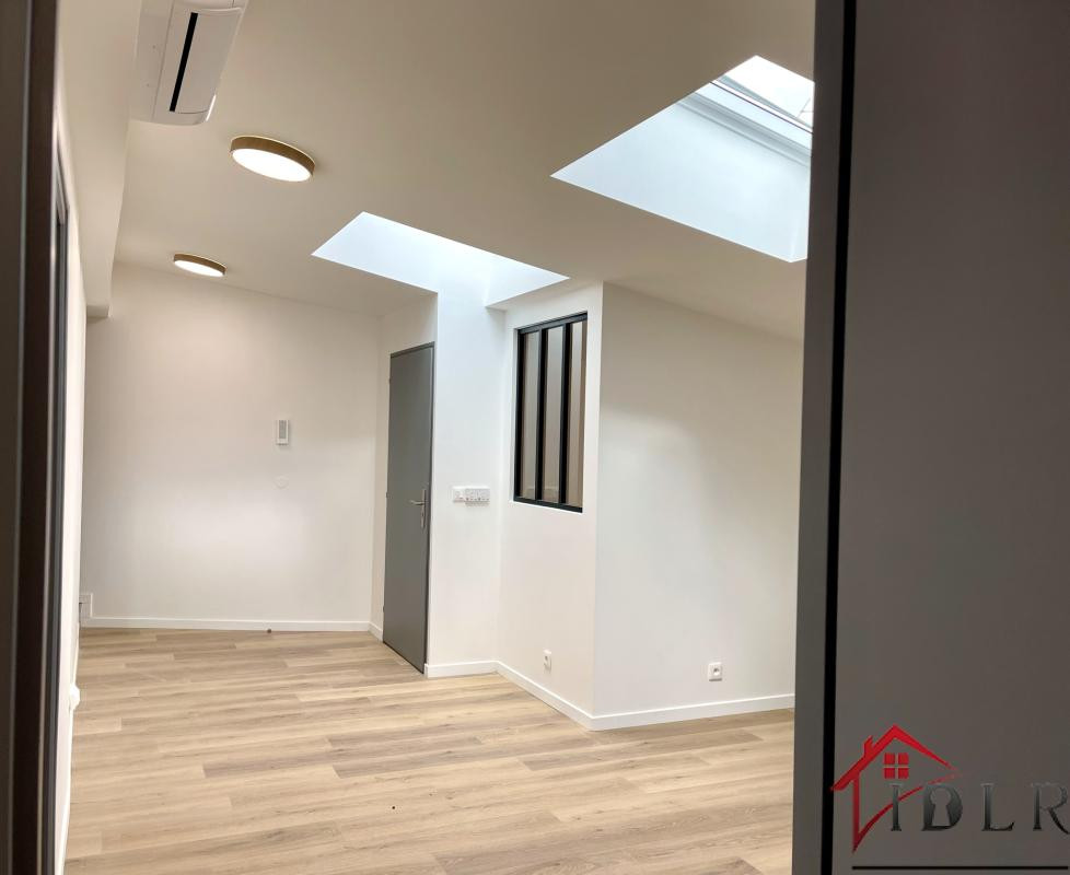 APARTEMENT + LOCAL COMMERCIAL AU CENTRE VILLE DE SERVON - 14