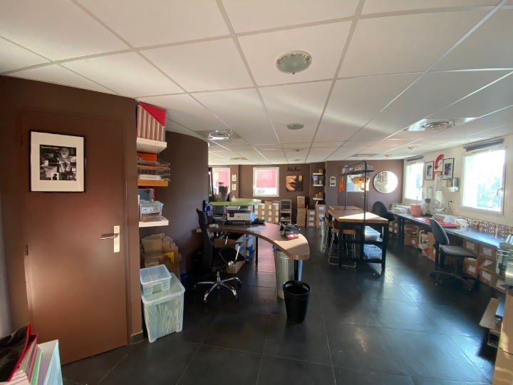 NIMES - BUREAUX A VENDRE