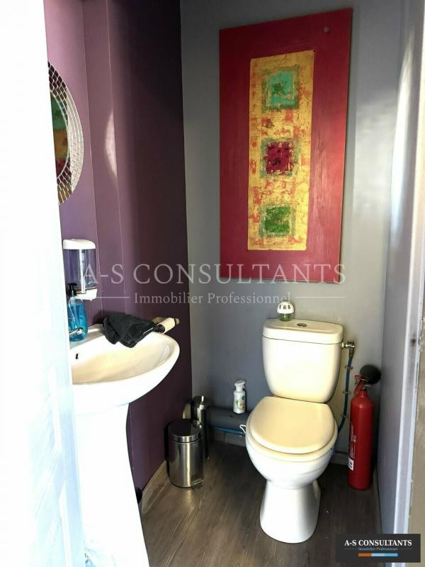 LOCAL COMMERCIAL/ PROFESSIONNE A VENDRE