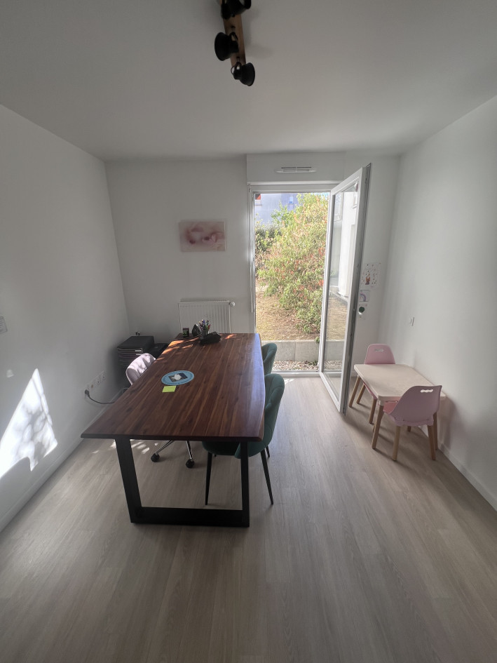 Cabinet 14,5 m² à louer à Conflans-Sainte-Honorine – temps plein – 847 € / mois