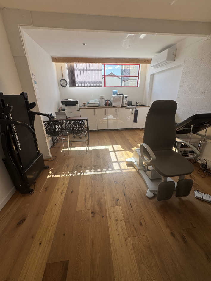 Bureau 18m2 très lumineux Espace Santé & Sport Saumur Balzac