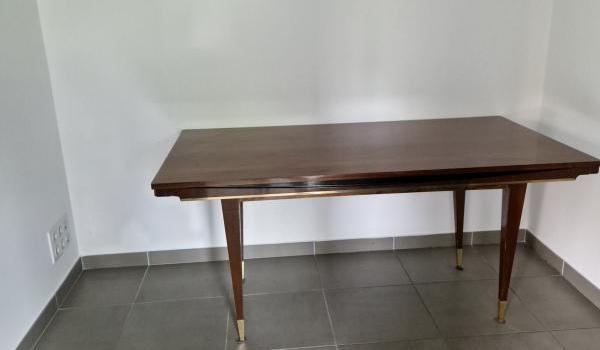 Local professionnel de 50.90 m2  LOYER 900EUR HC