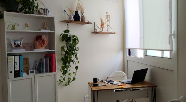 Salle à louer de 16 m², disponible le vendredi (et éventuellement le samedi)
