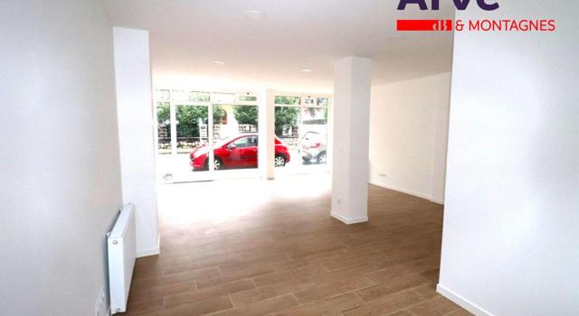 Local commercial, emplacement de premier choix