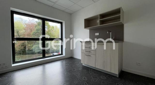 Location - Immeuble de bureaux - 71,28 m² - VOIRON
