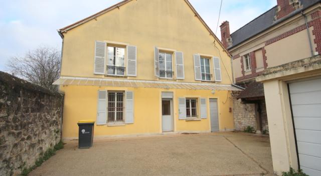Ensemble immobilier 484 m² - SENLIS CENTRE VILLE