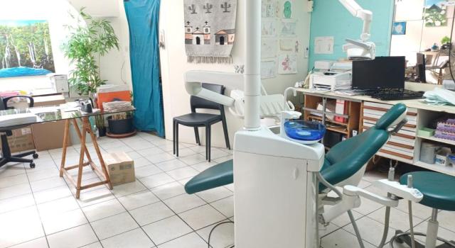 Local professionnel ou commercial 72 m²
