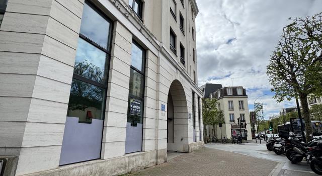 LOCAL PROFESSIONNEL — en excellant état