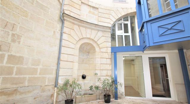BORDEAUX JARDIN PUBLIC - LOCATION BUREAUX 134 M² AVEC COUR