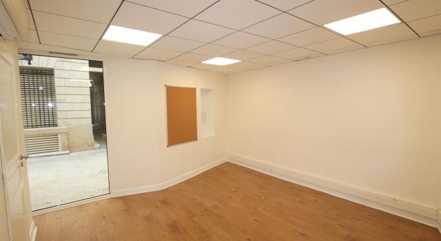 BORDEAUX JARDIN PUBLIC - LOCATION BUREAUX 134 M² AVEC COUR