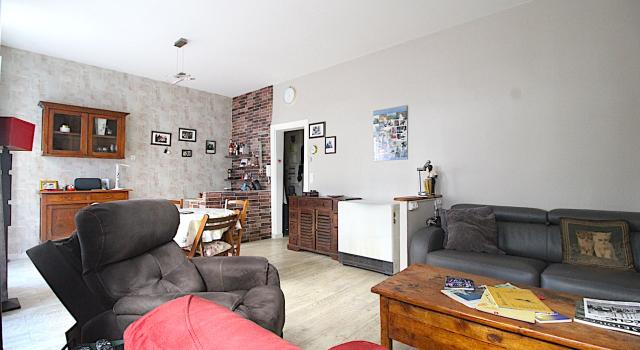 Paris 18e / Limite 17e — Idéal Cabinet Médical ou Paramédical (2 à 3 praticiens) — 450 000 €
