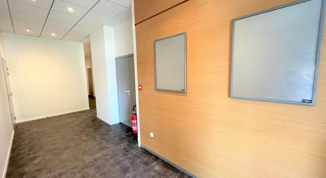 AGEN CENTRE BUREAUX RÉNOVÉS CLIMATISÉS 260 M² JARDIN 80 M²