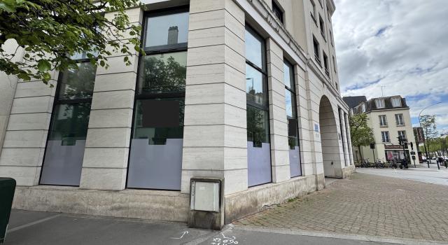 LOCAL PROFESSIONNEL — en excellant état
