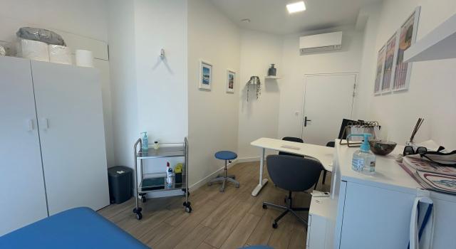 bureau dans cabinet médical + garage fermé