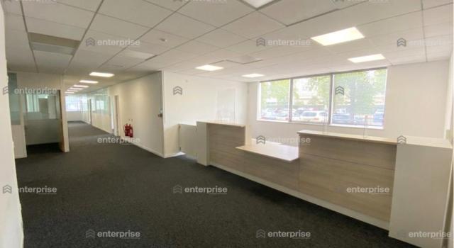 BUREAUX À VENDRE – 480 M² ENVIRON – FORTE VISIBILITÉ – IDÉAL CENTRE MÉDICAL